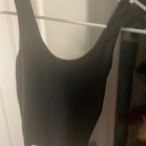 black stretchy tank top